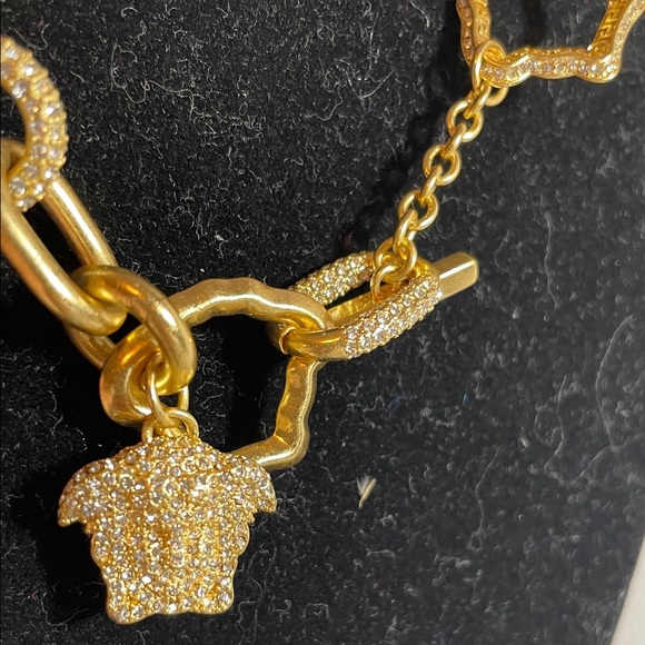 Elegant Gold Chain Necklace with Crystal Accents VERSACE STYLE - Picture 3 of 7
